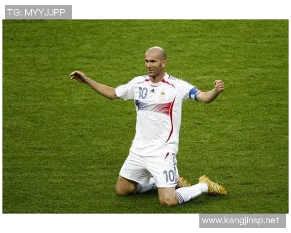 历史上那些让人心动的帅气足球明星们的传奇故事与风采